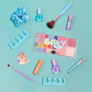 Bluey X Caboodles Makeup Organizer, 12-Piece Set - Image 9