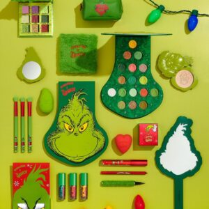The Grinch x Revolution Whoville Heart Beauty Sponge - Image 4