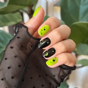 Olive & June Super Stick Mani Round Short Press-On Tabs, Spooky & Starry, 32 Pieces - Image 6