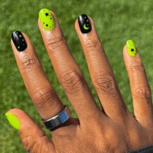 Olive & June Super Stick Mani Round Short Press-On Tabs, Spooky & Starry, 32 Pieces - Image 8
