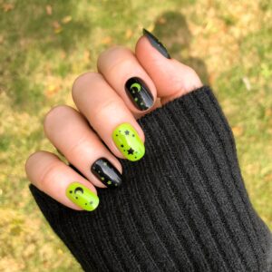 Olive & June Super Stick Mani Round Short Press-On Tabs, Spooky & Starry, 32 Pieces - Image 9