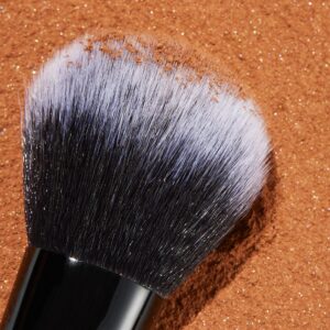 e.l.f. Flawless Face Brush - Image 3
