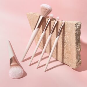 EcoTools Luxe Natural Makeup Brush Set, for Face, Cheek, and Eye Makeup, 5 Piece Set - Image 6