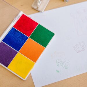 Melissa & Doug Rainbow Stamp Pad - 6 Washable Inks - Image 9